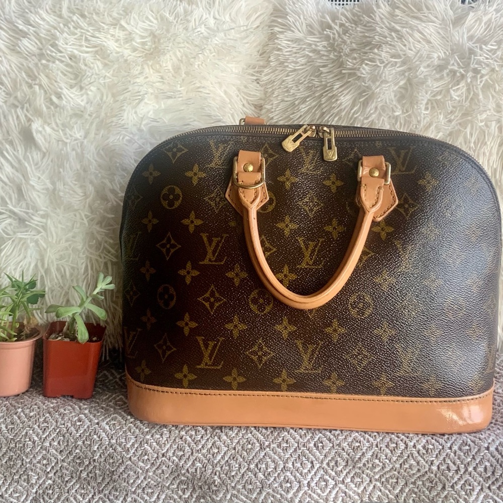 ❤️SOLD❤️Authentic Louis Vuitton Bag Alma PM